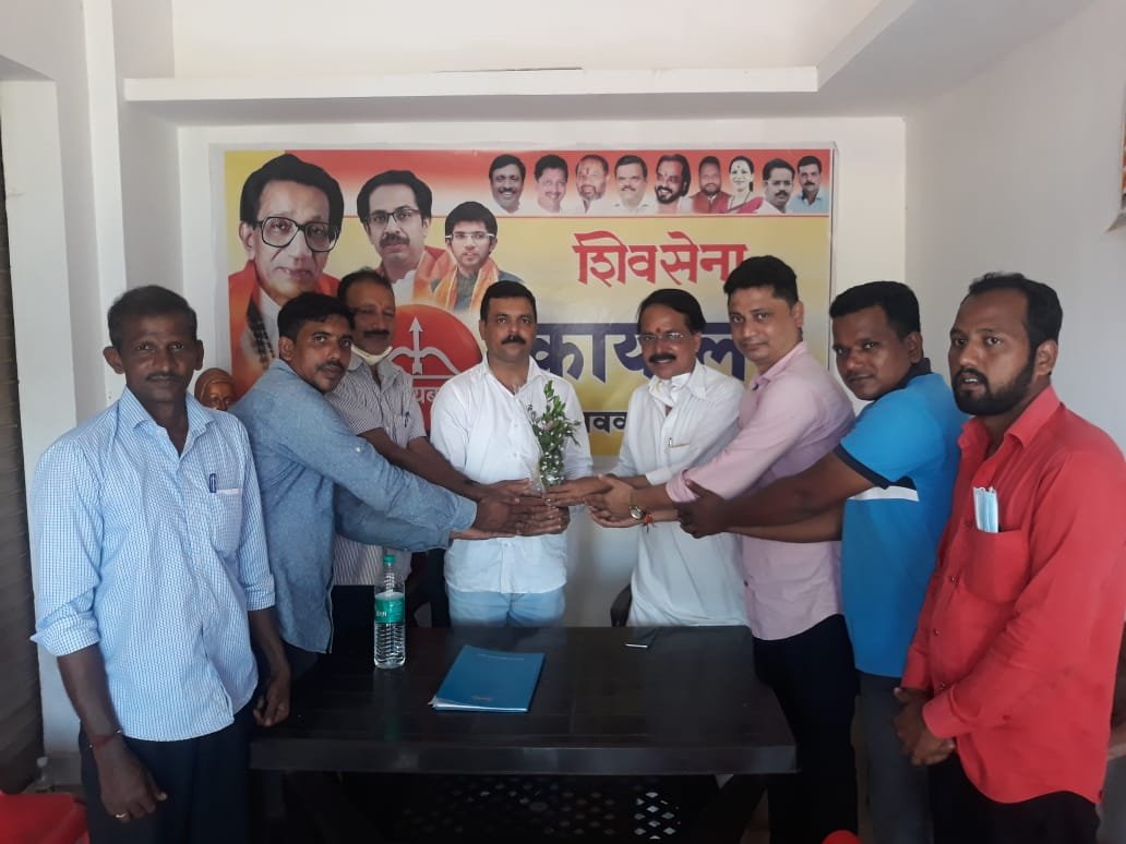 मुंबई महानगरपालिका भायखळा नगरसेवक श्री. रमाकांत रहाटे यांची वैभववाडी तालुका शिवसेना कार्यालयाला भेट