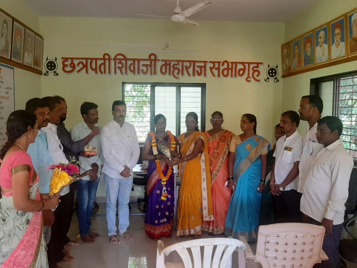 लोरे नं. 2 च्या उपसरपंच पदी शिवसेनेच्या शुभांगी कुडतरकर यांची बिनविरोध निवड