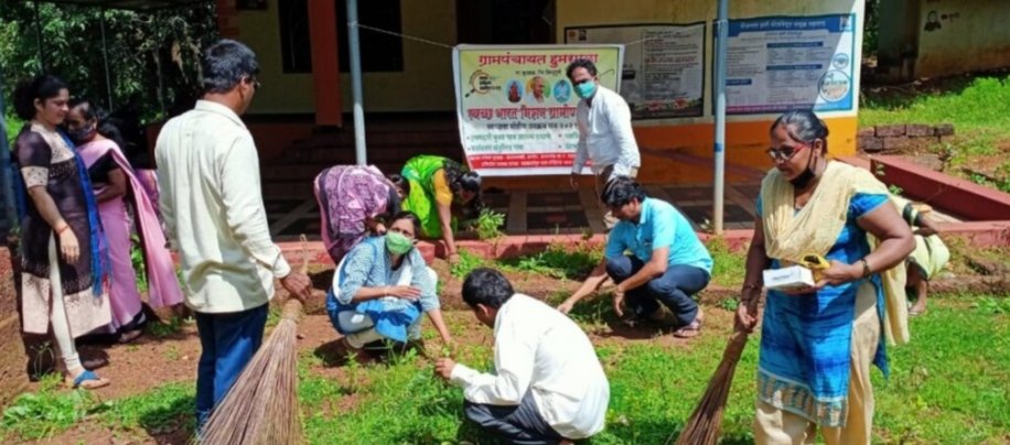 गांधी जयंतीचे औचित्य साधून जिल्हा परिषदेत स्वच्छ भारत दिवस साजरा