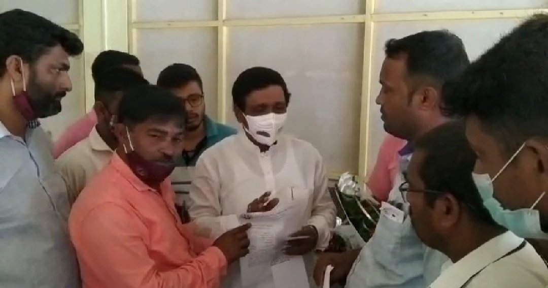 चिपी विमानतळ उद्घाटन कार्यक्रमाला युट्युब व सोशल मिडिया पत्रकारांना प्रवेश न दिल्याने कार्यक्रमावर बहिष्कार