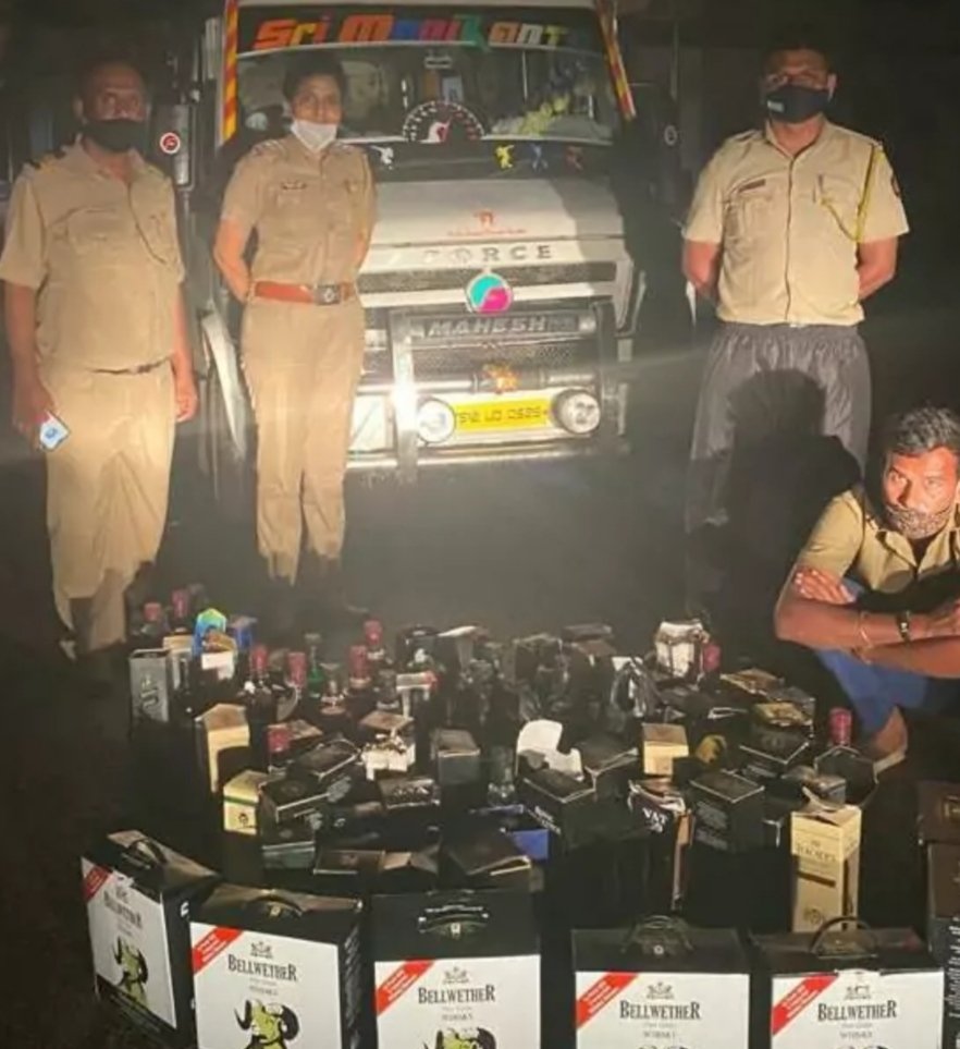 दोडामार्ग पोलिसांची बेकायदेशीर दारू वाहतुकीवर धडाकेबाज कारवाई