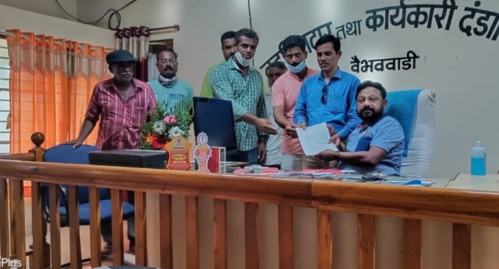 वैभववाडी तालुक्यातील ऊस उत्पादक शेतकऱ्यांचा दि. २७ ऑक्टोबर पासून साखळी उपोषणाचा इशारा