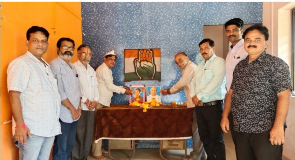 कणकवली तालुका काँग्रेसच्या वतीने माजी पंतप्रधान इंदिरा गांधी आणि सरदार वल्लभभाई पटेल यांना वाहण्यात आली श्रध्दांजली