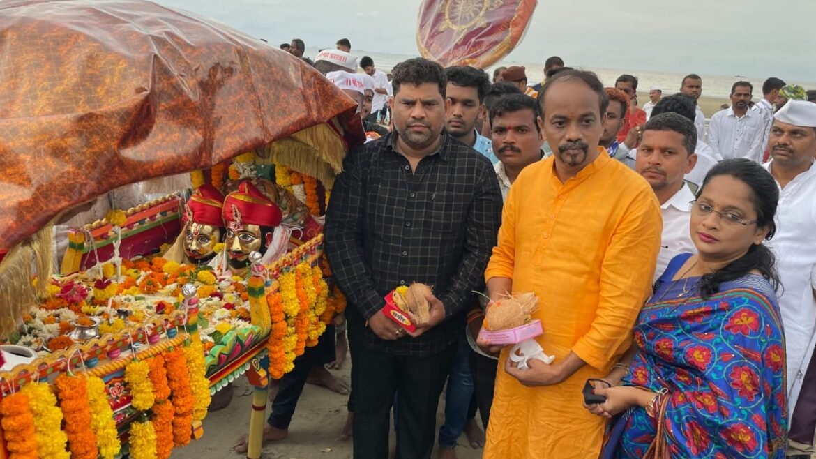 श्री देव रामेश्वर- नारायण पालखी सोहळ्याचे आ.वैभव नाईक यांनी घेतले दर्शन