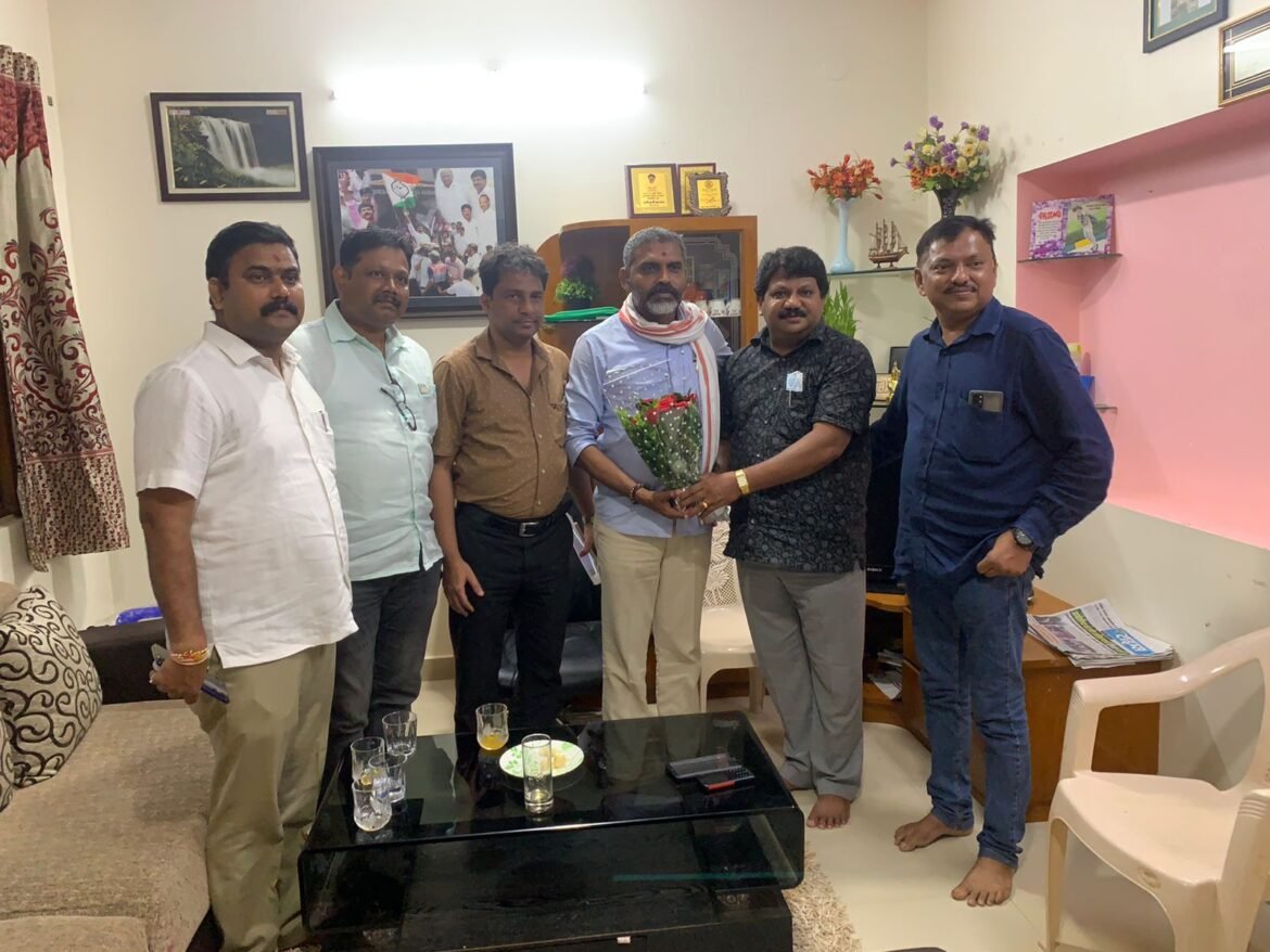राष्ट्रवादी ओबीसी प्रदेश उपाध्यक्ष राज राजापूरकर यांची राष्ट्रवादी नेते अबिद नाईक यांच्या निवासस्थानी भेट