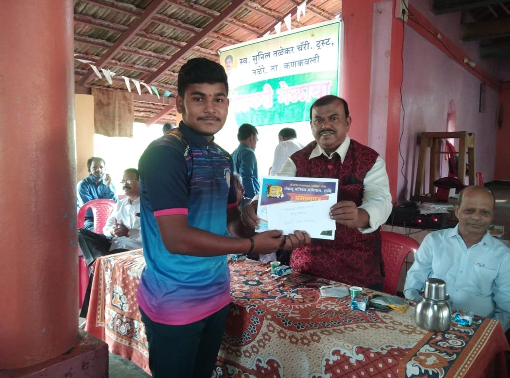 व्यक्तीने आपल्या अंगी असलेल्या कोणत्याही कला कौशल्याकडे व्यवसाय भिमूखतेने पहावे आणि उद्योजकता निर्माण करावी