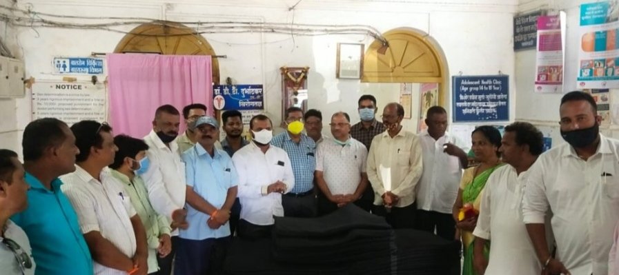 स्व. बाळासाहेब ठाकरे यांच्या स्मृतिदिनाचे औचित्य उपजिल्हा रुग्णालयात ब्लॅंकेटचे केले वाटप