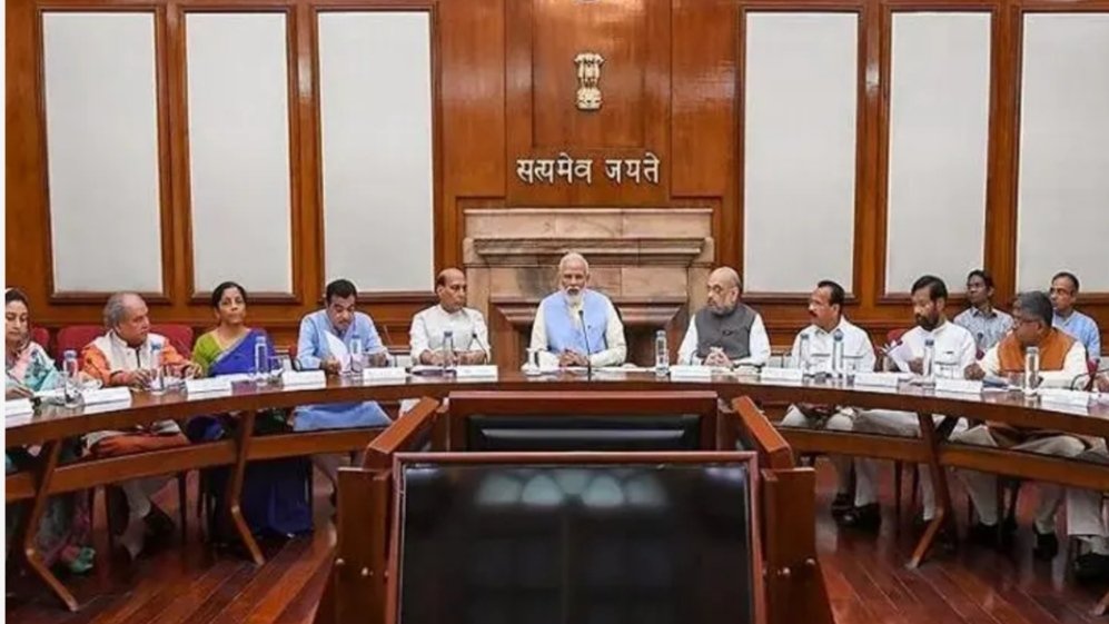 कृषी कायदे रद्द करण्याच्या दिशेने पहिले पाऊल; मोदींच्या अध्यक्षतेतील मंत्रिमंडळ बैठकीत विधेयकाला मंजुरी