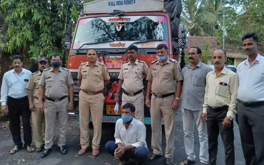 अवैध दारू वाहतूक प्रकरणी बारामतीतील एकजण ताब्यात