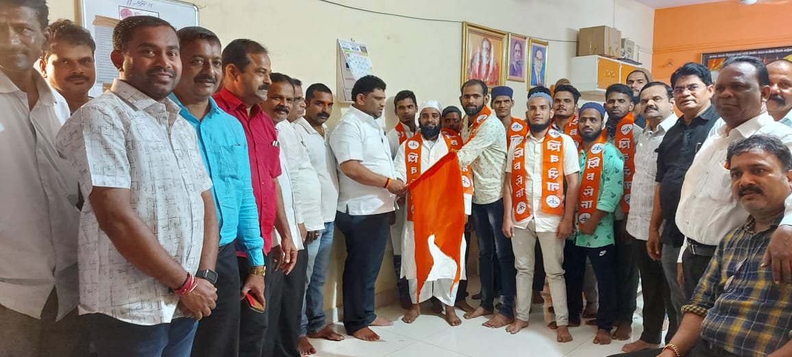 कुडाळ शहरातील नागरिकांचा आ. वैभव नाईक यांच्या उपस्थितीत शिवसेनेत प्रवेश
