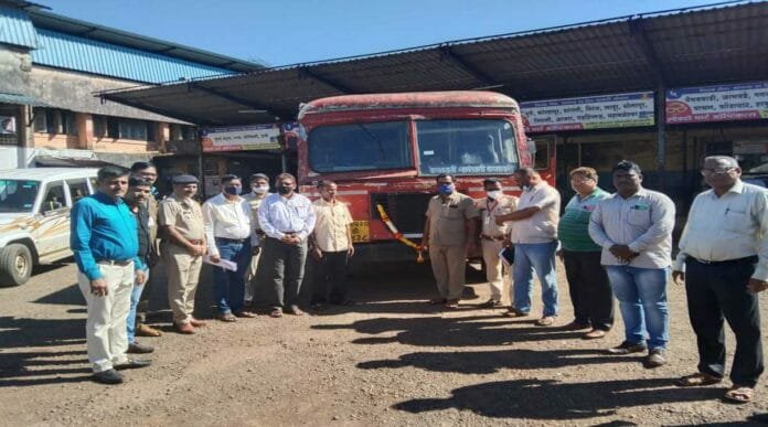 कणकवली आगारातून पहिली बस सावंतवाडीसाठी रवांना