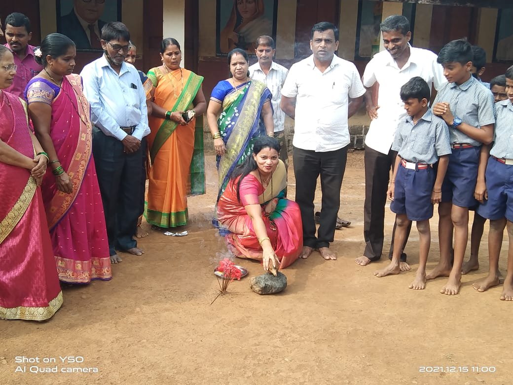 जि प अध्यक्षा सौ संजना सावंत आणि संदेश उर्फ गोट्या सावंत यांच्या माध्यमातून दारिस्ते गावात विकासगंगा