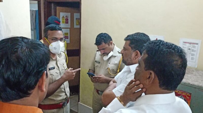 ऐन निवडणुकीच्या पार्श्वभूमीवर कणकवलीत राजकीय वातावरण तापले
