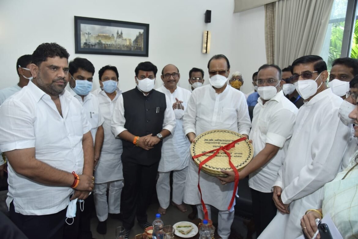 उपमुख्यमंत्री ना,श्री अजितदादा पवार यांनी जिल्हाध्यक्ष अमित सामंत यांच्या ‘राजगड’ निवासस्थानी दिली भेट