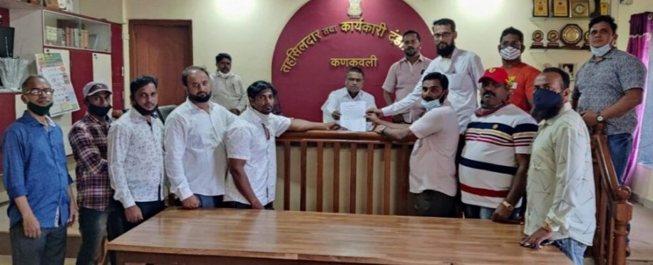 रस्त्यालगत ठेवलेले भंगार साहित्य न हटविल्यास आंदोलन छेडणार