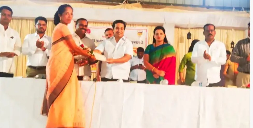 आशा सेविकांच्या कामाचा मोबदला वाढण्यासाठी अधिवेशनात आवाज उठविणार ;आम.नितेश राणे
