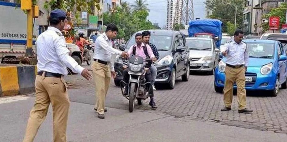 आता बसणार हजारोंचा दंड कसूरदार वाहन चालकांकडून वाहतूक पोलिसांकडून ई-चलन प्रणालीद्वारे आकारणी