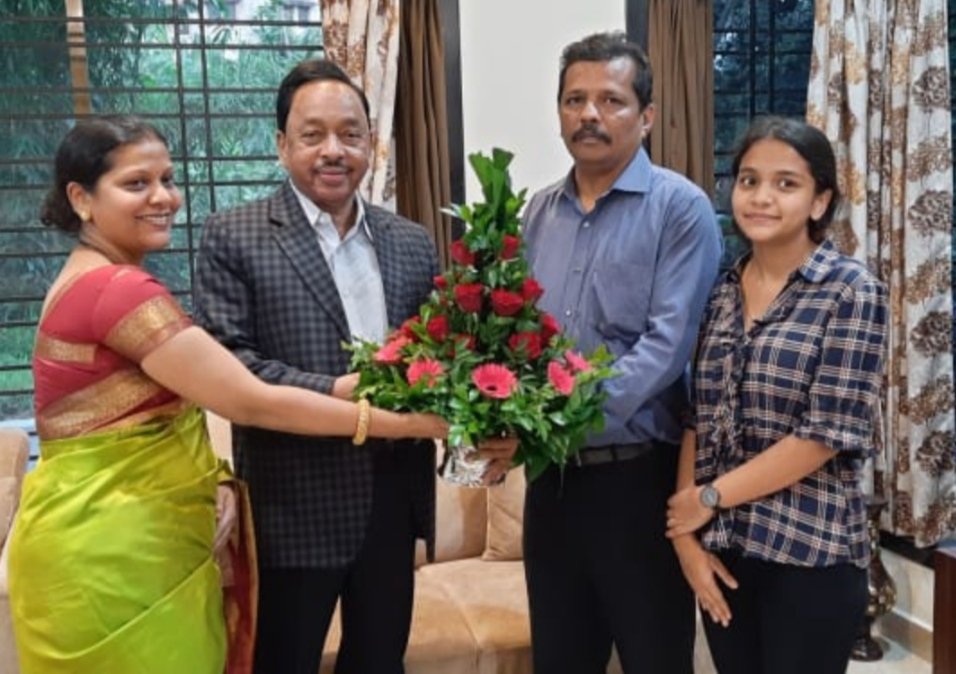 केंद्रीयमंत्री नारायण राणे यांची माजी नागराध्यक्ष संजू परब यांच्या नूतन वास्तूला भेट