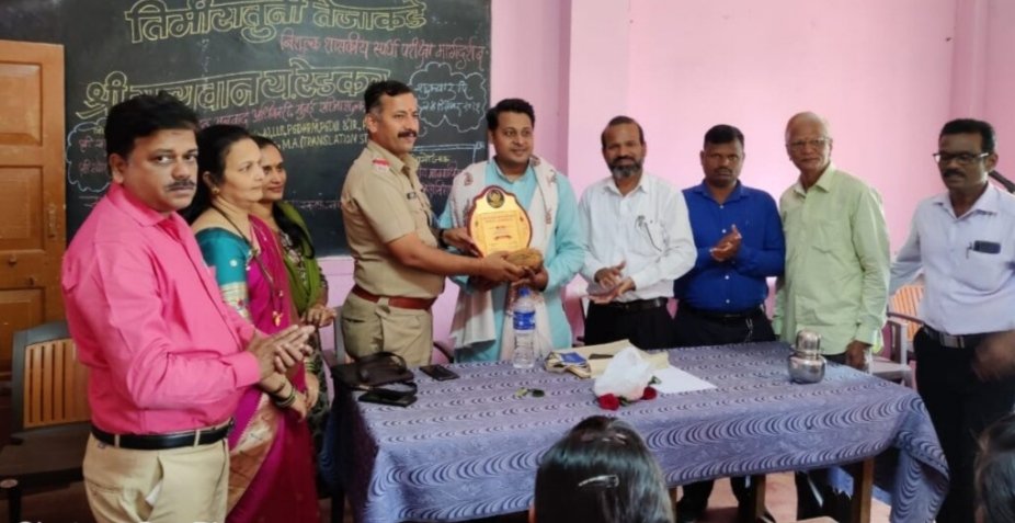 जीवनात यशस्वी होण्यासाठी विद्यार्थ्यांनी त्रिसूत्रीचा वापर करावा