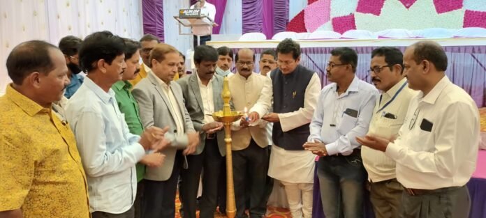 सावंतवाडी व जिल्हा पत्रकार संघातर्फे पत्रकार दिन साजरा