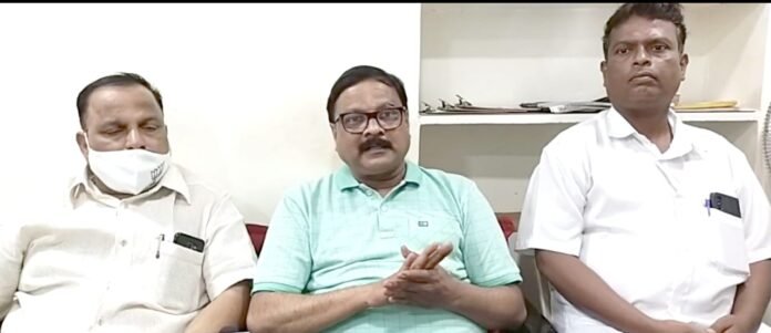 धनशक्तीमुळे नव्हे तर आमच्या टीमवर्कमुळे जिल्‍हा बँक जिंकलो ;अतुल काळसेकर