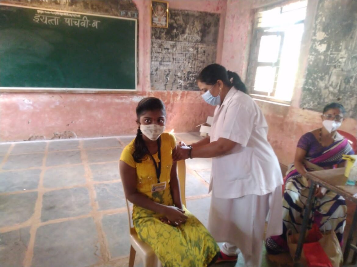 कासार्डेतील विद्यार्थी कोरोना प्रतिबंधात्मक लस घेण्यात अग्रेसर