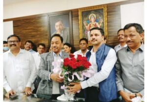 जिल्हा बँक अध्यक्ष ,उपाध्यक्षांचे नारायण राणे यांनी केले अभिनंदन