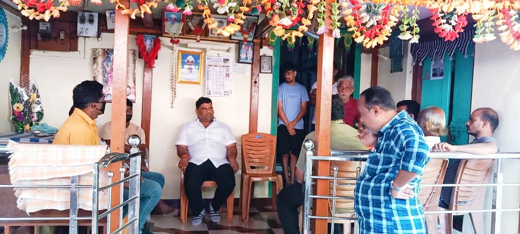 आ. वैभव नाईक यांच्याकडून सुधीर चव्हाण यांच्या कुटुंबियांचे सांत्वन