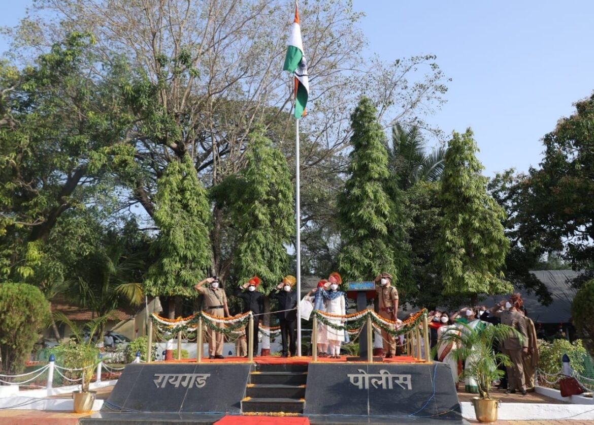 नाविन्यपूर्ण उपक्रम, योजनांच्या माध्यमातून जिल्ह्याच्या सर्वांगिण विकासासाठी कटिबध्द