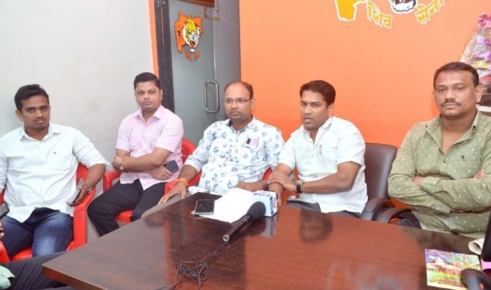 पाच वेळा पराभवाची धुळ चाकणाऱ्या तेली यांनी आम्हाला शिकवू नये