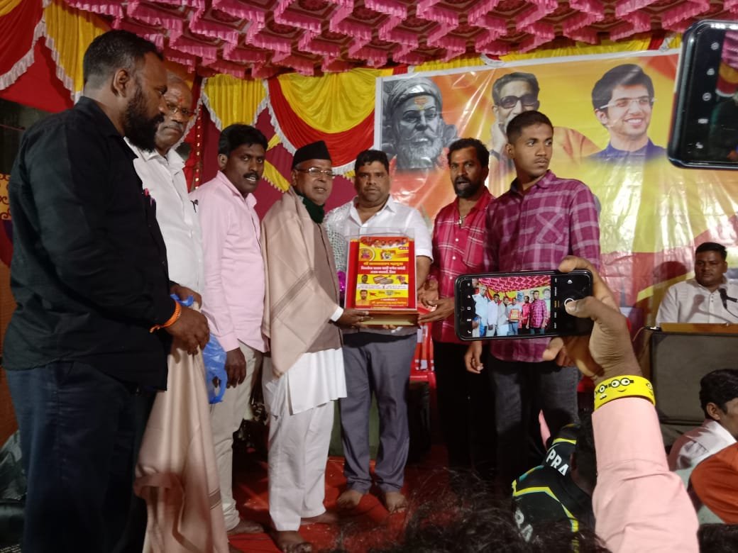 कासार्डेत प्रसिद्ध भजनी बुवा श्रीधर मुणगेकर, बुवा लक्ष्मण गुरव यांचा आ. वैभव नाईक यांच्या हस्ते सत्कार