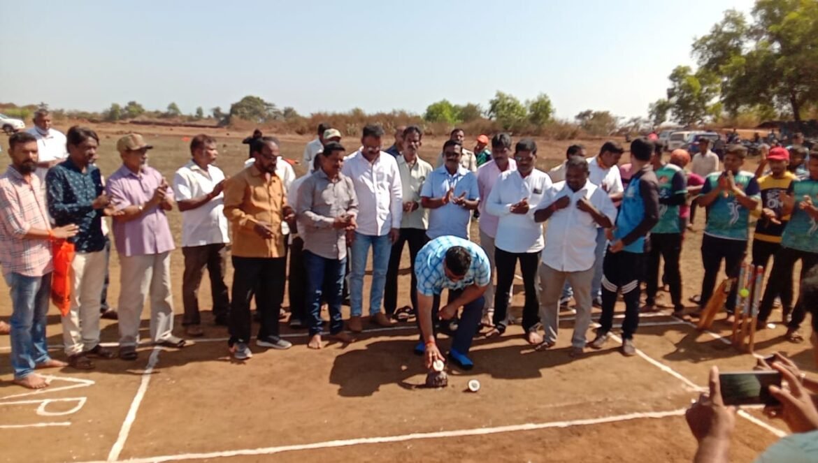 राजकारणाप्रमाणे क्रिकेट मधेही आमदार वैभव नाईक यांनी केली फटकेबाजी