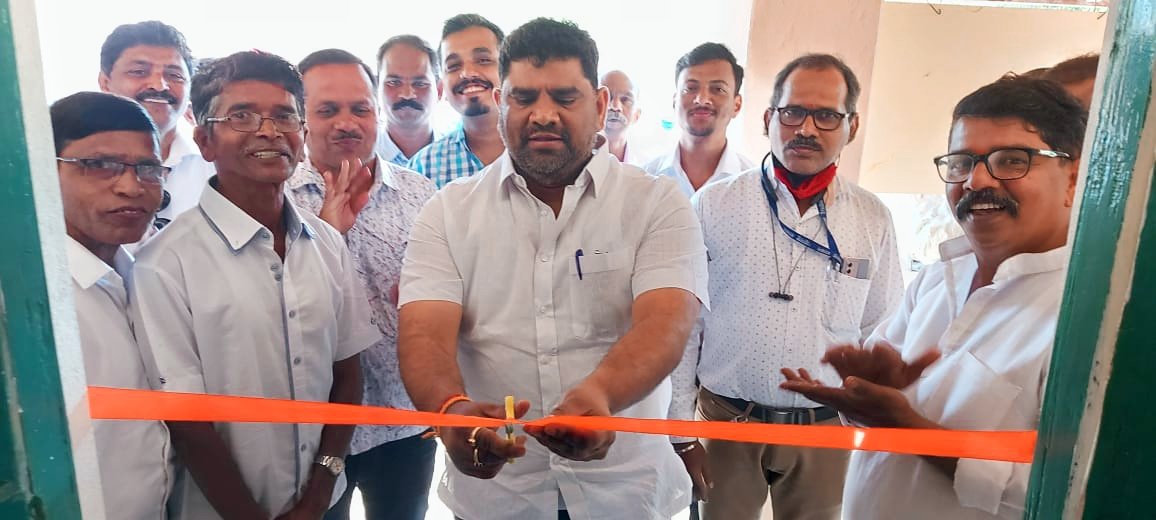 वर्दे येथे तलाठी कार्यालयाचे आ. वैभव नाईक यांच्या हस्ते उदघाटन