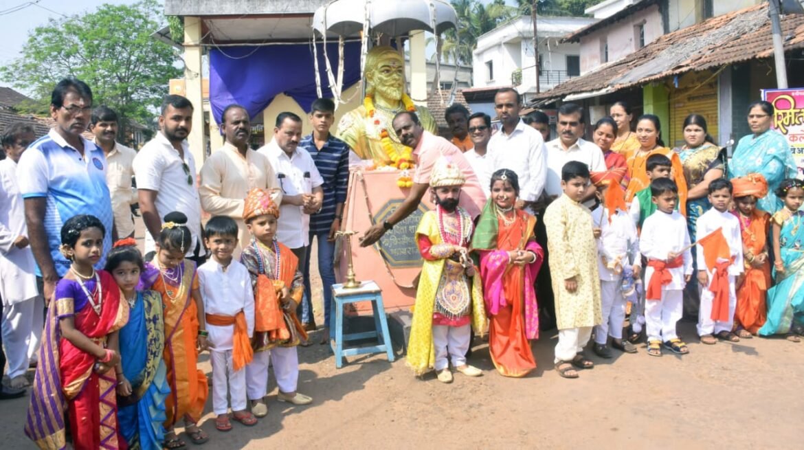 छत्रपती शिवाजी महाराज जयंती निमित्त शिवप्रेमी मित्र मंडळ , माणीकचौक आयोजित शिवजयंती उस्तवात भाजपा वेंगुर्ले च्या वतीने अभिवादन