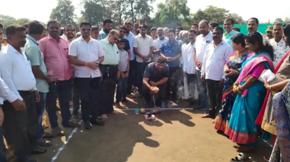 कलमठ मध्ये रामदास विखाळे मित्र मंडळाकडून केपीएल क्रिकेट स्पर्धा