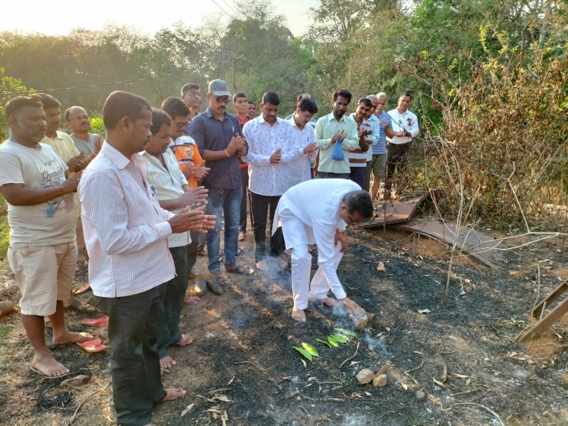 जलजीवन मिशन अंतर्गत करंजे नळयोजना दुरूस्ती करणे या कामाचे भुमीपुजन मा. सतिशजी सावंत यांच्या शुभहस्ते