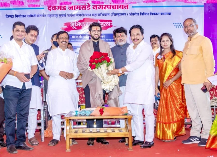 पर्यटनमंत्री आदित्य ठाकरे यांचा संदेश पारकर यांनी केला सत्कार