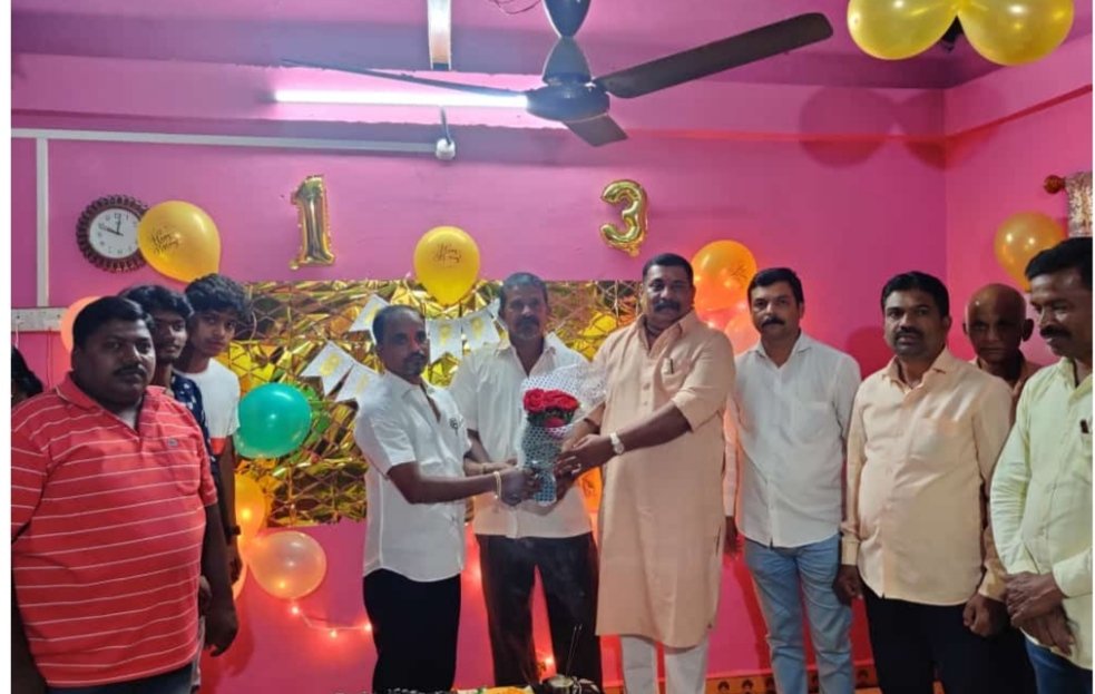 लोरे नं.२ गावचे सुपुत्र तथा शिवसेना पदाधिकारी विनोद पेडणेकर यांना वैभववाडी शिवसेनेच्या वतीने दिल्या वाढदिवसाच्या शुभेच्छा
