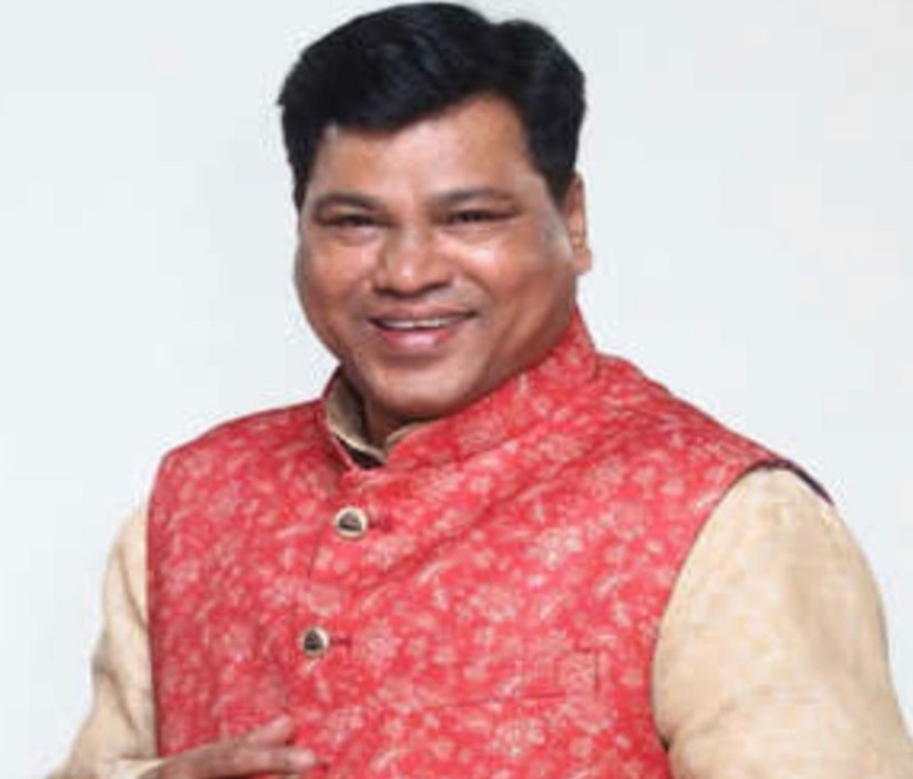 पदर प्रतिष्ठानच्या “होम मिनिस्टर” स्पर्धेसाठी सुप्रसिद्ध विनोदी अभिनेता दिगंबर नाईक यांची उपस्थिती