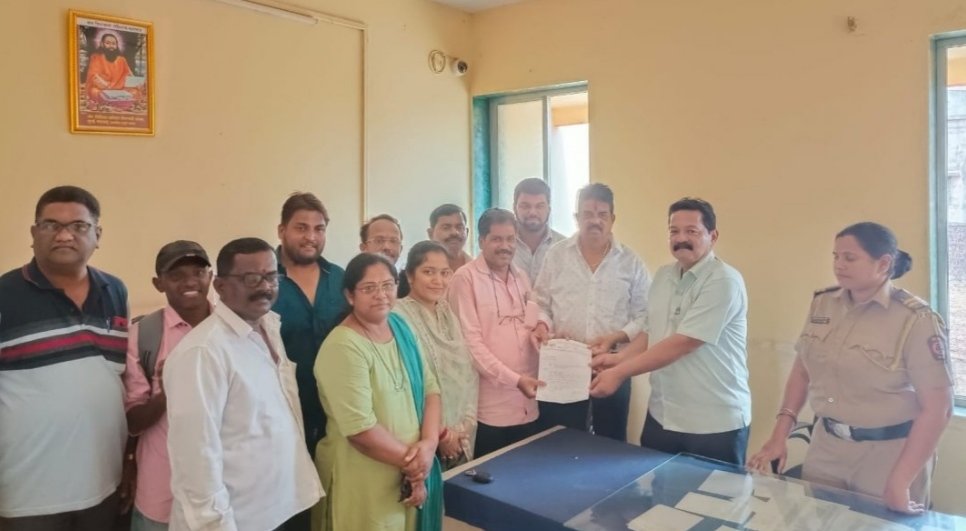 भाजपाचे देवगड पोलिसांना निवेदन
