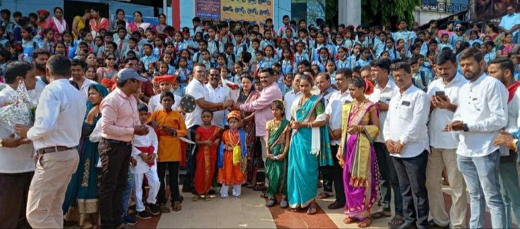 तळेरे प्रभागातील बहुसंख्य मुलांना दाखवला ‘ पावनखिंड ‘ चित्रपट