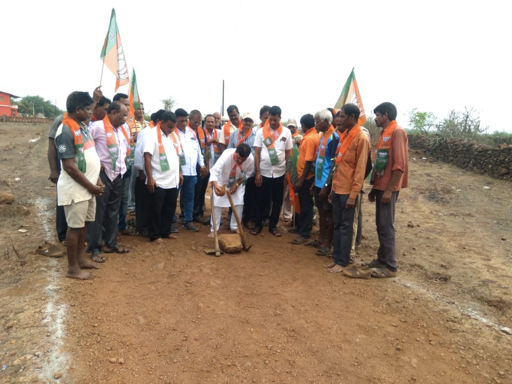 तिर्लोट गावामध्ये विकास कामांचा शुभारंभ