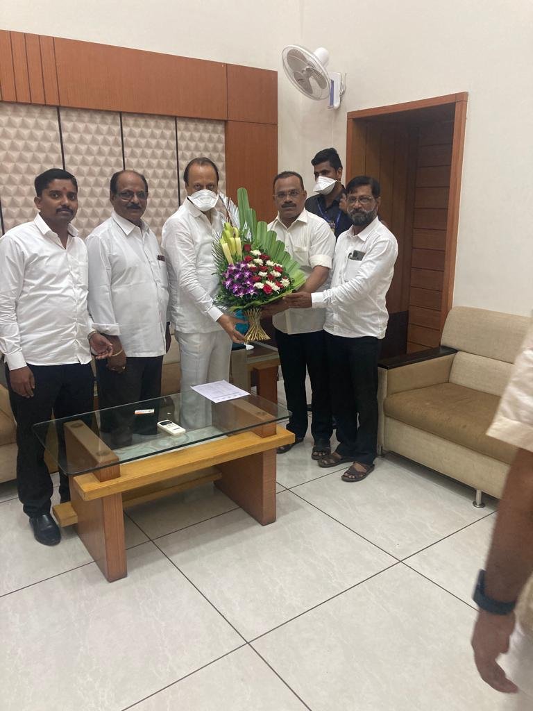 राज्याचे उपमुख्यमंत्री तथा राष्ट्रवादी काँग्रेसचे नेते अजितदादा पवार यांची कोल्हापूर येथे सिंधुदुर्ग जिल्हा राष्ट्रवादी काँग्रेसच्या वतीने स्वागत