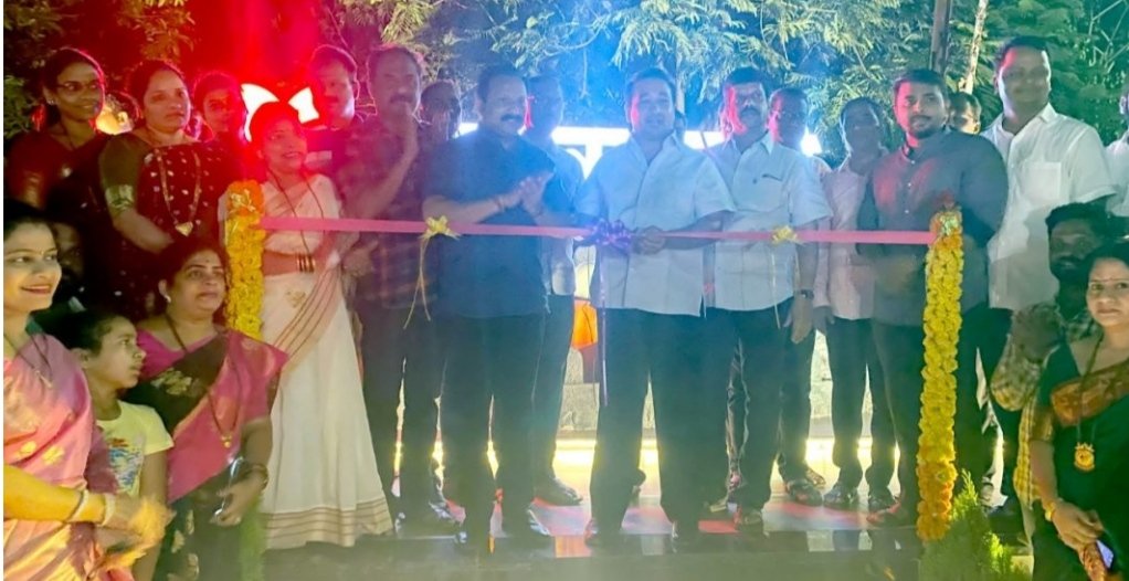 आकर्षक सेल्फी पॉइंटचा आम.नितेश राणे यांच्या हस्ते लोकार्पण