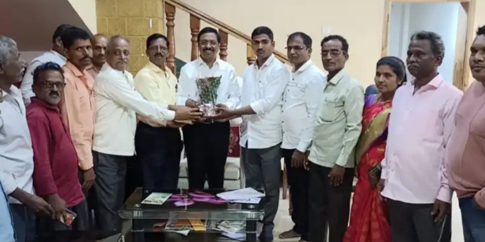 वाघेरी सोसायटी संचालक, ग्रामस्थांनी घेतली खासदार विनायक राऊत यांची भेट