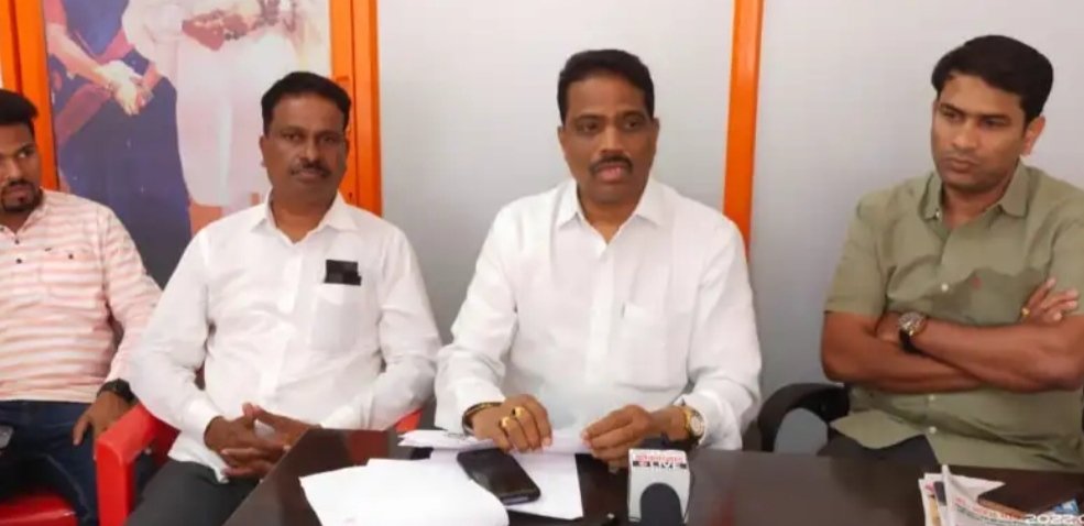 जिल्हा बँकेचा गैरवापर करून  भाजपामध्ये घेतला प्रवेश करुन