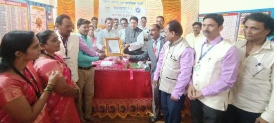 चार नंबर शाळेच्या अद्ययावत सभागृहाला सोलर सिस्टीमसाठी लागणारा सर्व निधी लवकरच उपलब्ध करून देणार