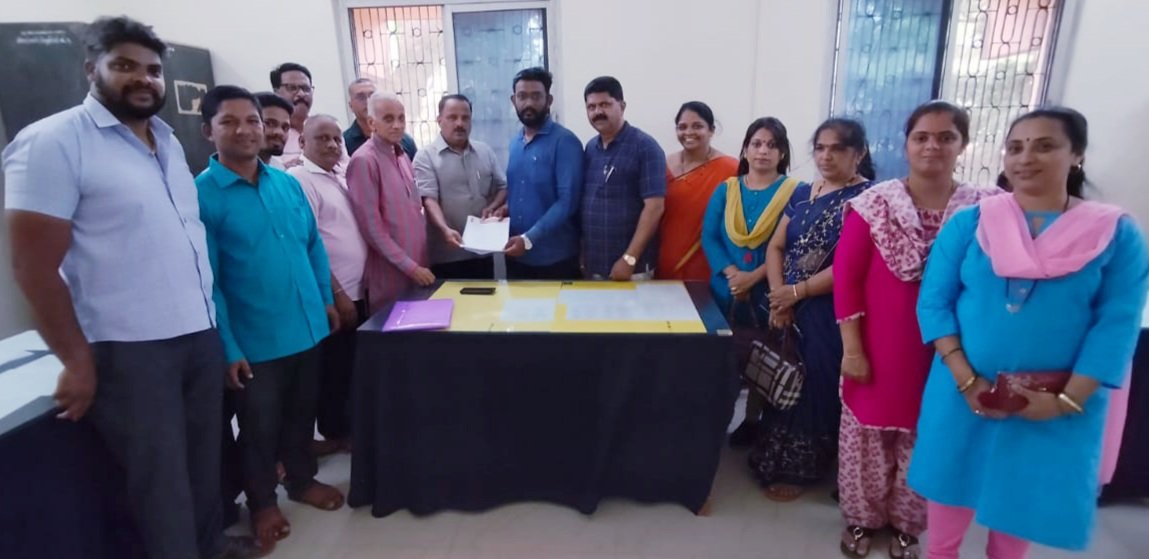 वेंगुर्ले – बेळगाव राज्य मार्ग १८० मधील वेंगुर्ले हद्दीतील रस्त्यावरील खड्डे पावसाळ्यापुर्वी बुजवा अन्यथा वृक्षारोपण