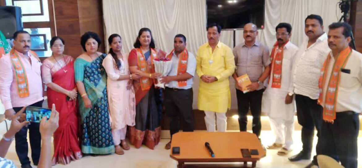 भाजपा दिंव्याग आघाडी जिल्हा संयोजक अनिल शिंगाडे यांच्या वाढदिवसानिमित्त जिल्हा भाजपा च्या वतीने शुभेच्छा