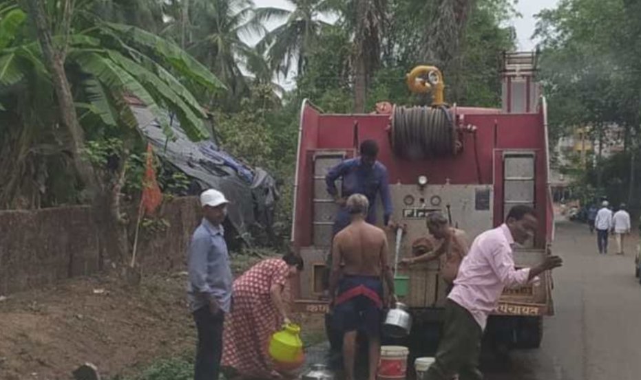 कणकवली बिजलीनगरमध्ये नगराध्यक्ष नलावडे यांच्याकडून पाण्याची व्यवस्था